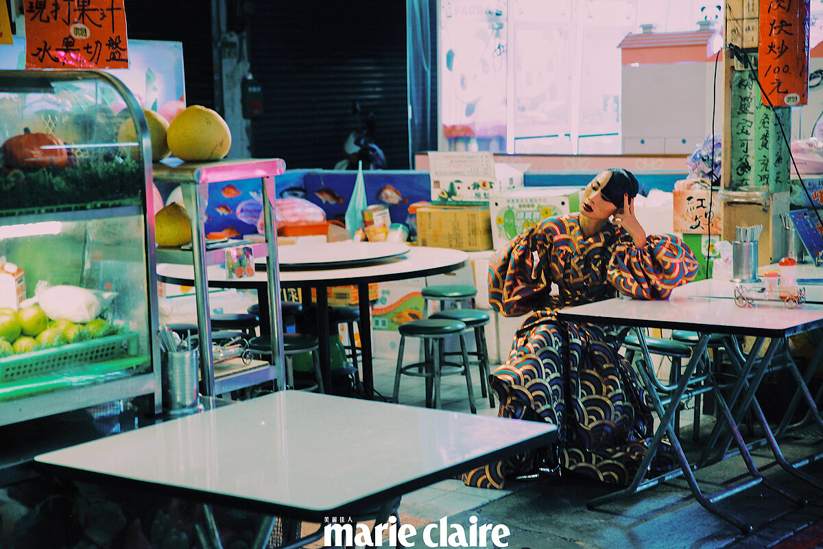  結構感洋裝，Loewe。