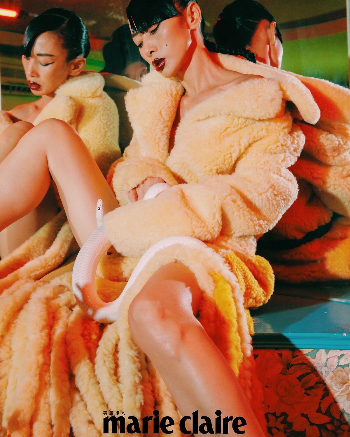 皮毛感流蘇外套，Bottega Veneta。