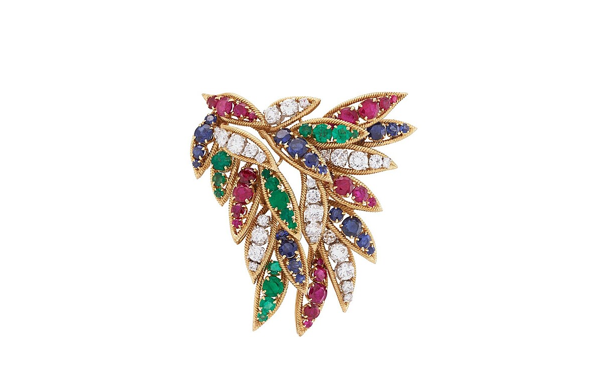 Ramure胸針，1963年，黃K金、鉑金、白K金、玫瑰金、紅寶石、藍寶石、祖母綠。