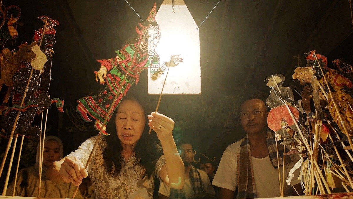 《南巫》獲得最佳新導演殊榮，但導演一回國變被告知電影5段超渡亡魂戲遭到當局消音及刪除。