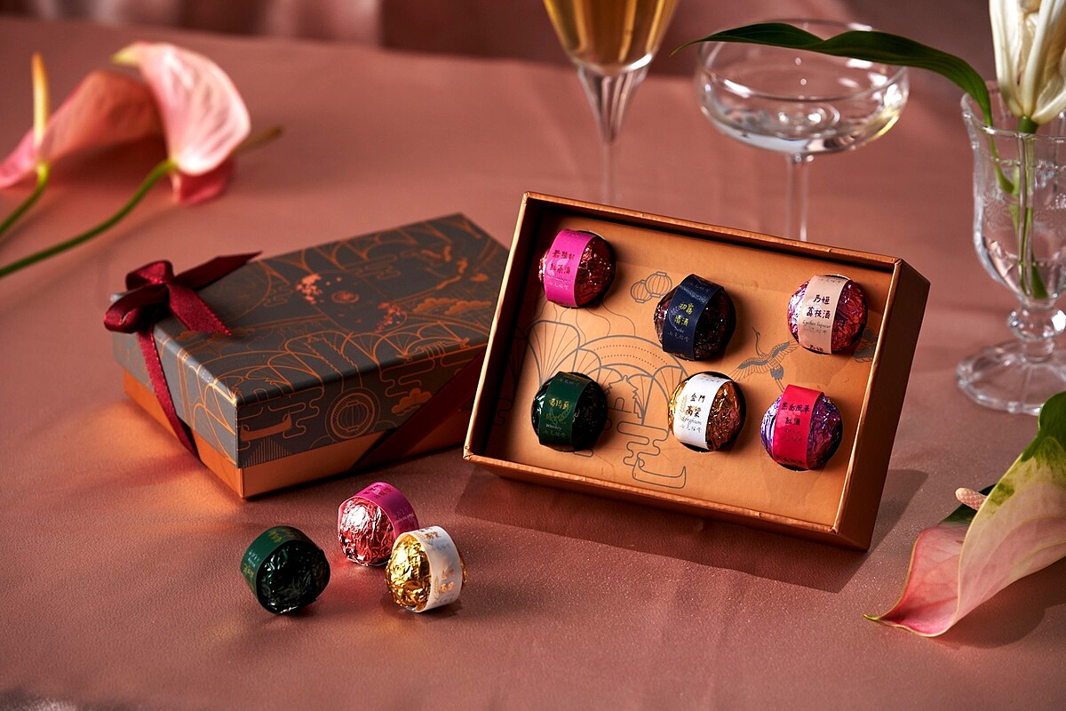 「七見櫻堂台灣酒藏六味巧克力禮盒」定價390元｜誠品禮物節