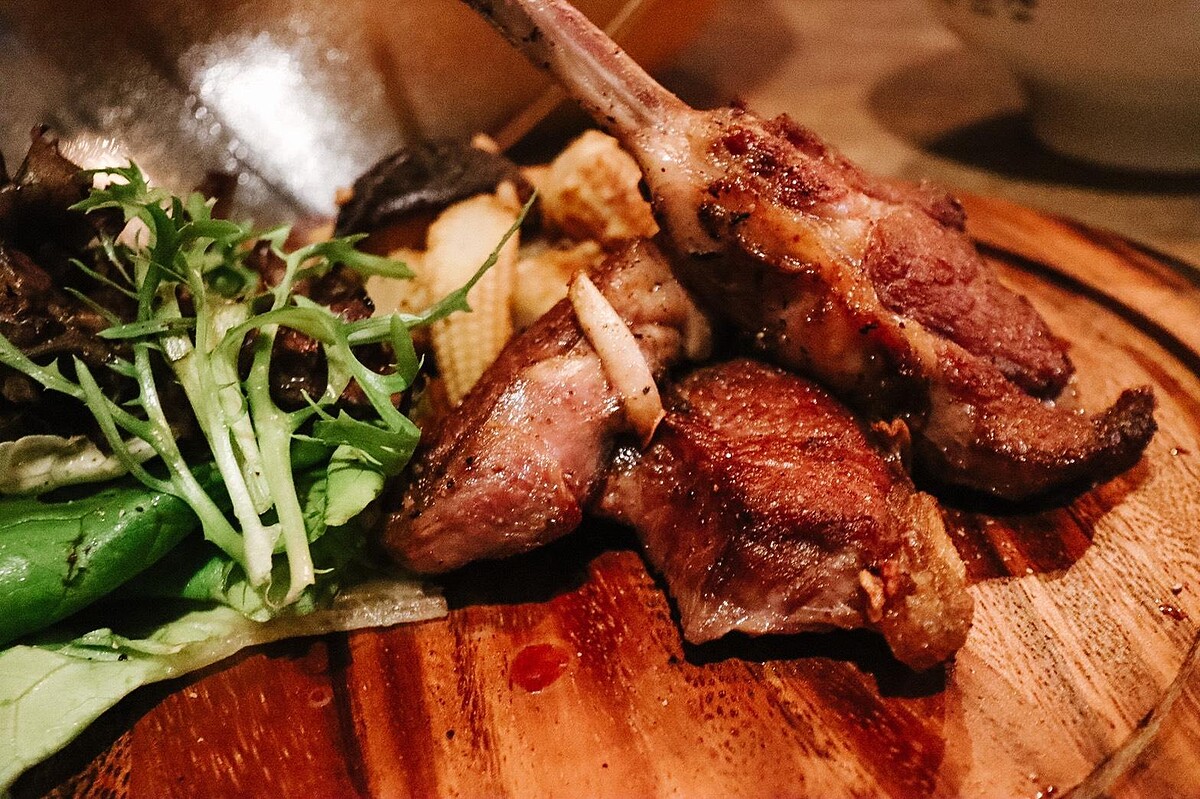 法式小羔羊肋排 售價420元