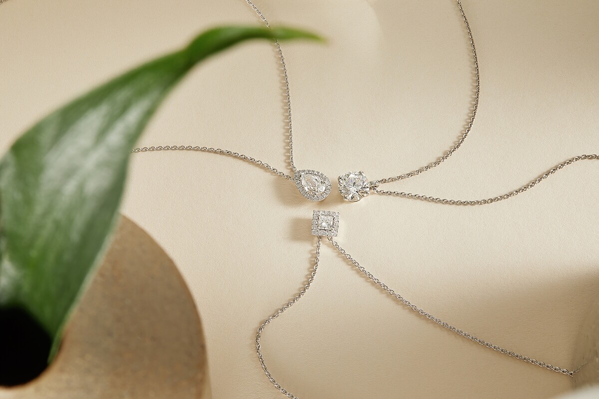 De Beers Aura系列18K白金鑽石項鍊