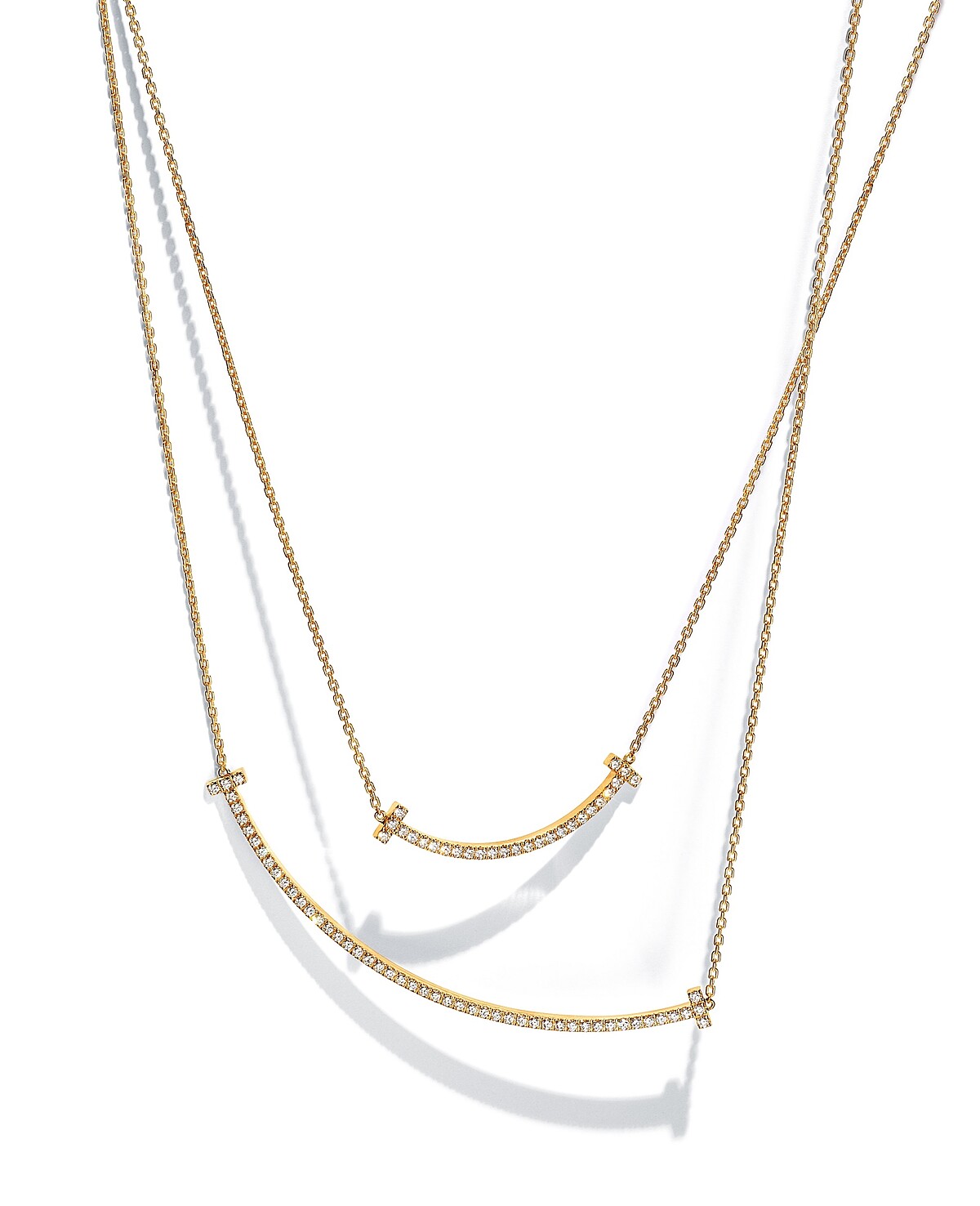 Tiffany T Smile 18K金鑲鑽項鍊 (上) medium NT$180,000 (下) Extra Large NT$286,000