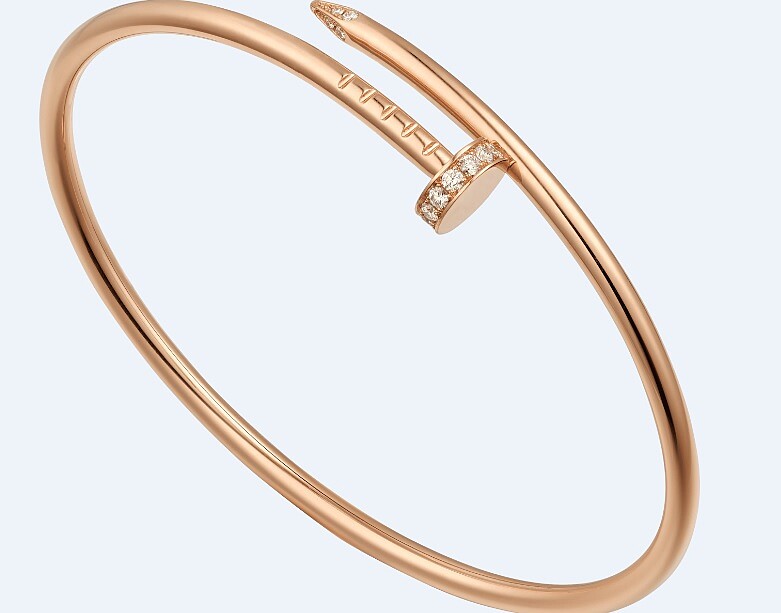 Cartier 卡地亞 Juste un Clou系列窄版手環，玫瑰K金，鑲嵌20顆圓形明亮式切割鑽石，售價約NT132,000