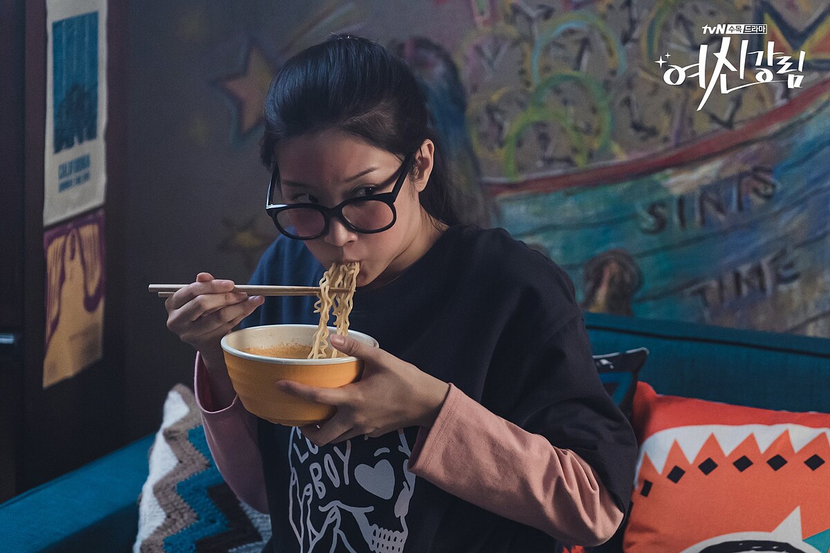 女神降臨 /文佳煐