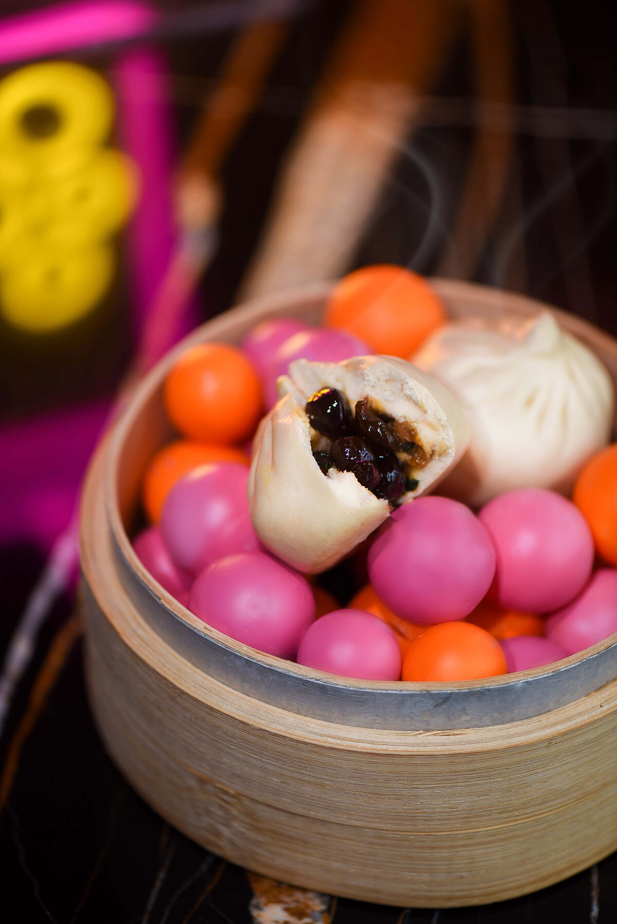 「黑珍珠三杯雞粒包」