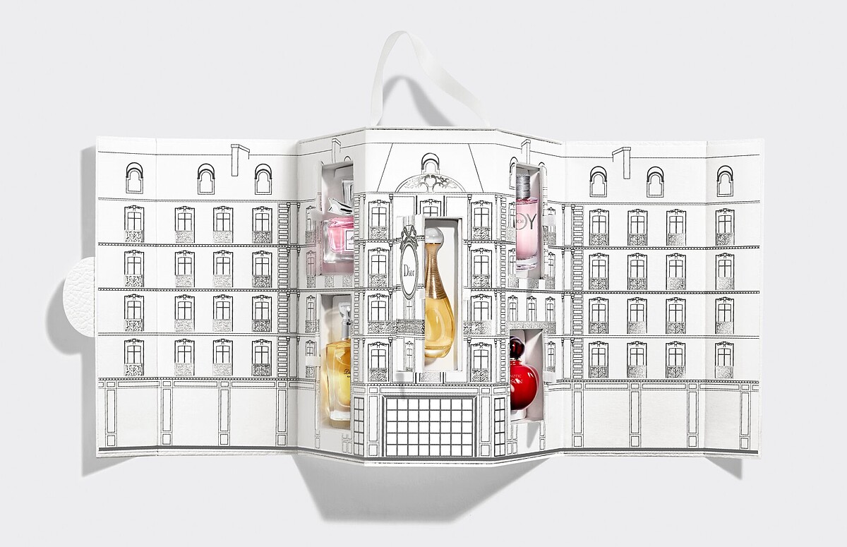 迪奧蒙田30迷你劇場禮盒《線上獨賣禮盒》NT3,150。