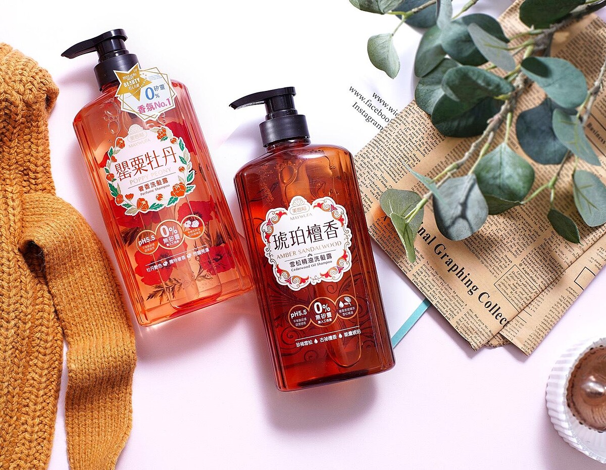 罌粟牡丹奢香洗髮露、琥珀檀香雪松精油洗髮露，700ml，NT169。