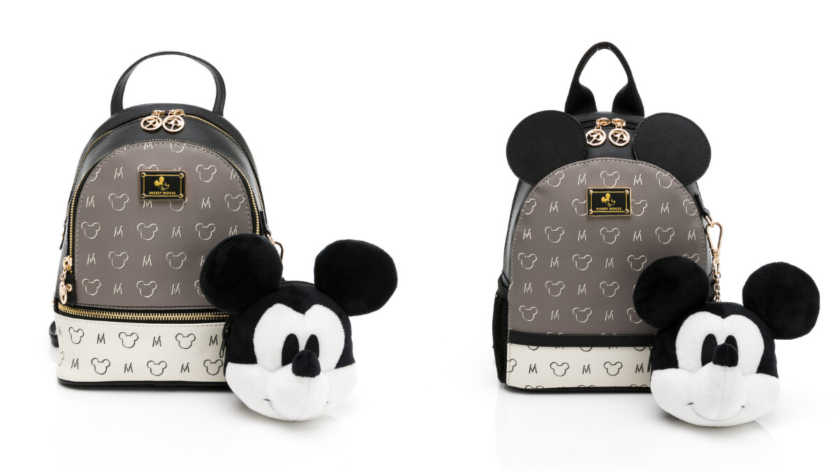 左：後背包(可肩背)，NT $3,380；右：小童後背包，NT $2,980。