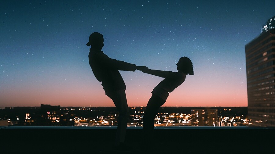 12生肖交友運、幸運色、桃花位置大公開！屬兔切忌三分鐘熱度、屬猴社交運爆棚、屬豬花朵朵開