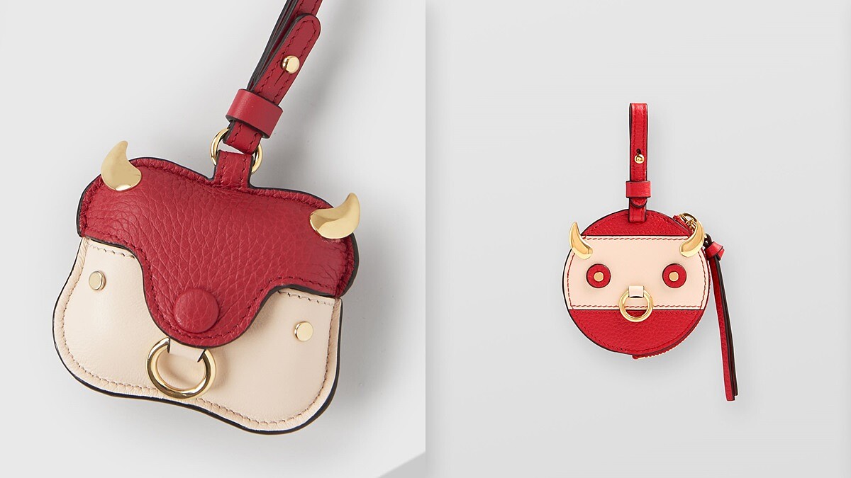 Chlo&eacute; AirPods小牛收納吊飾，NT10,700 / Chlo&eacute;小牛鑰匙環，NT11,500