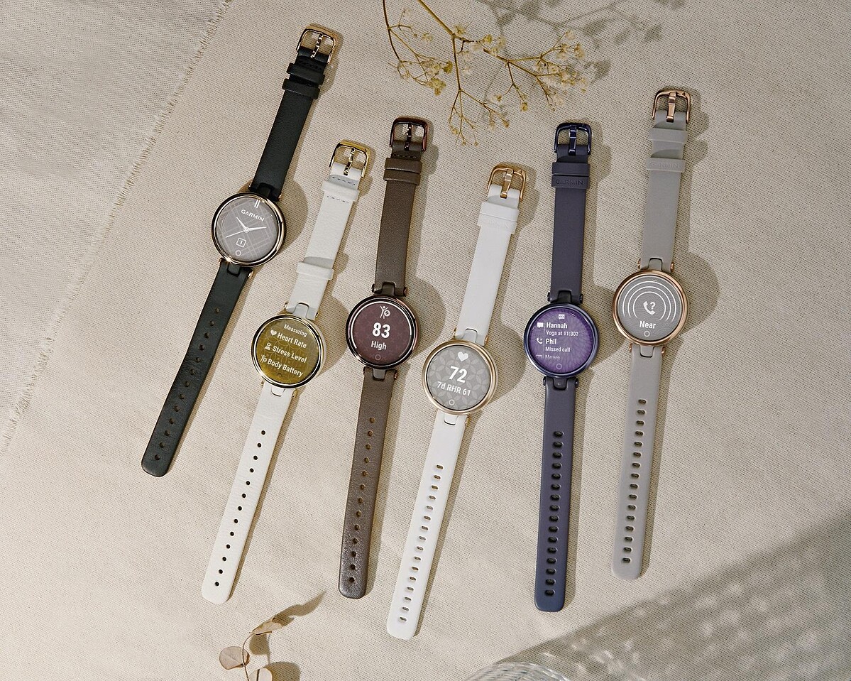 左至右：LILY系列智慧腕錶經典款(黑蘊奶油金、純白燦日金、暗綜深古銅)，各NT7,990； LILY系列智慧腕錶運動款(純白奶油金、靛夜暗紫灰、淡沙玫瑰金)，各NT6,990。