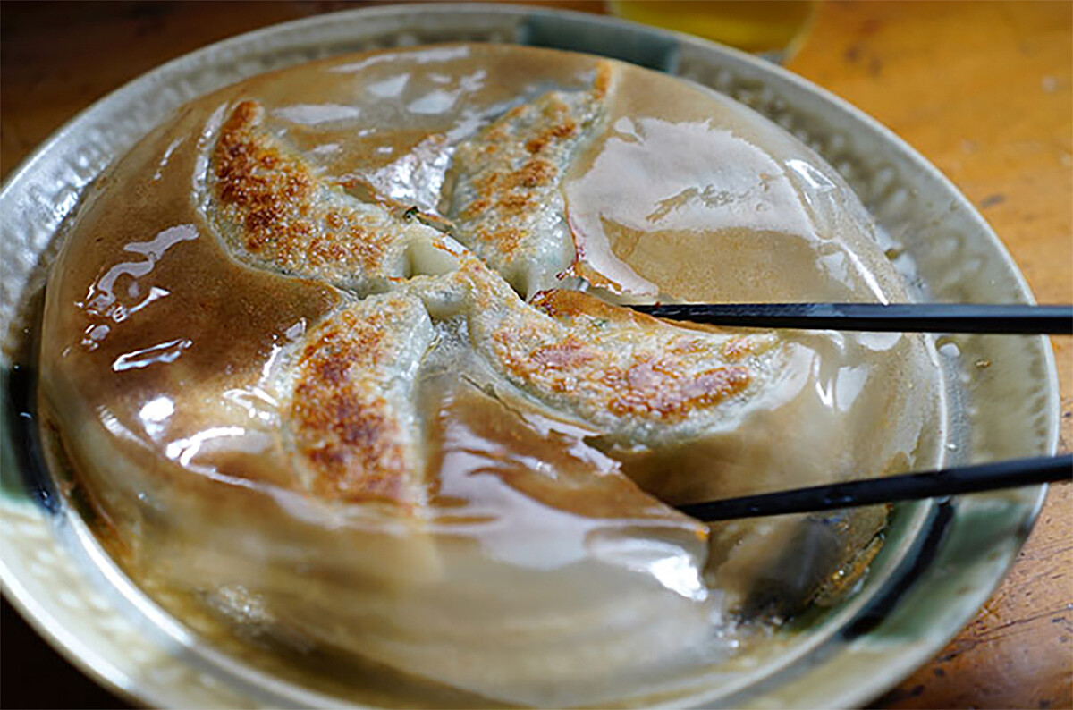 第三集不藏私的教你做出跟外面居酒屋一樣美味的煎餃。