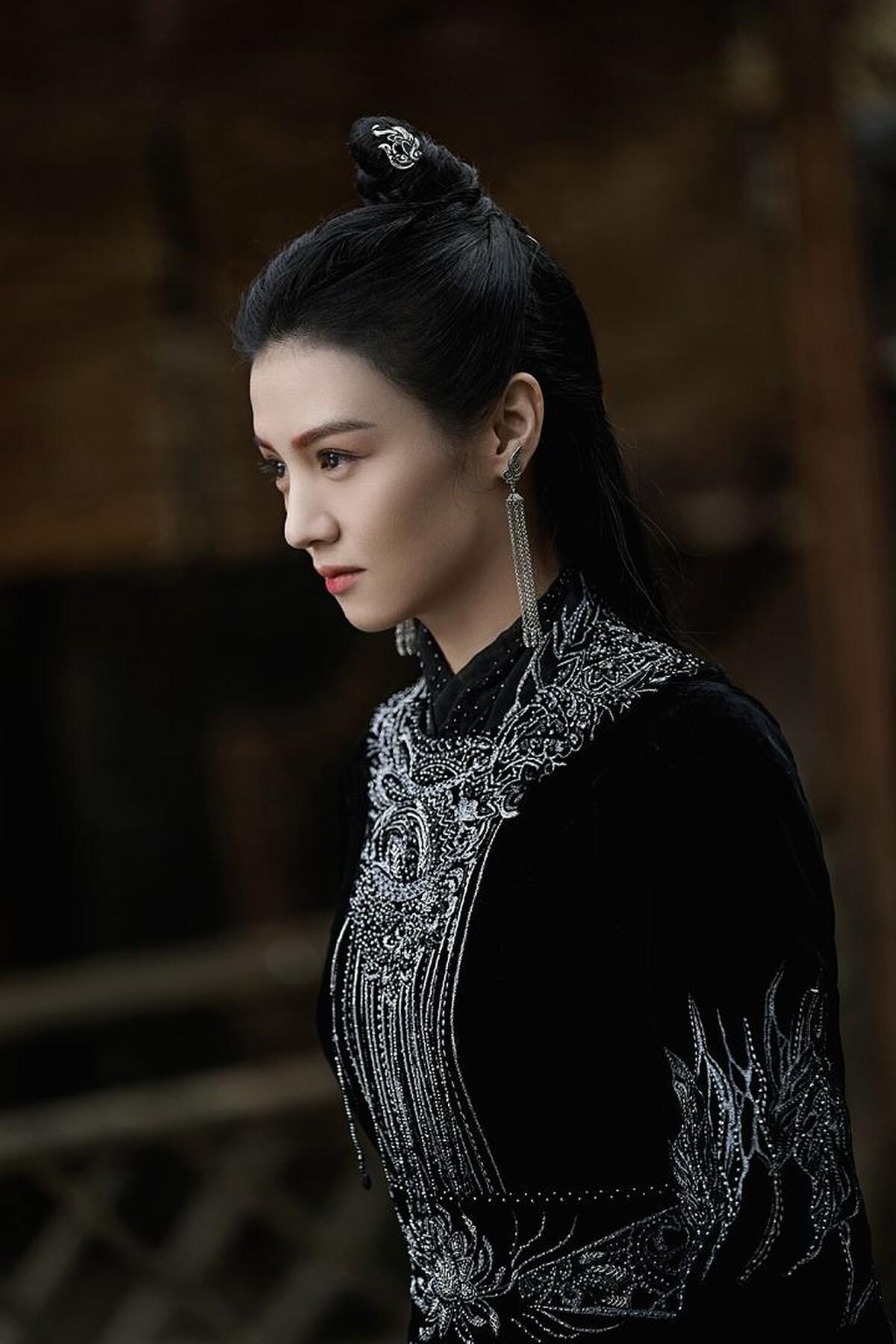 春夏 飾演 南疆法師「瀧夜」