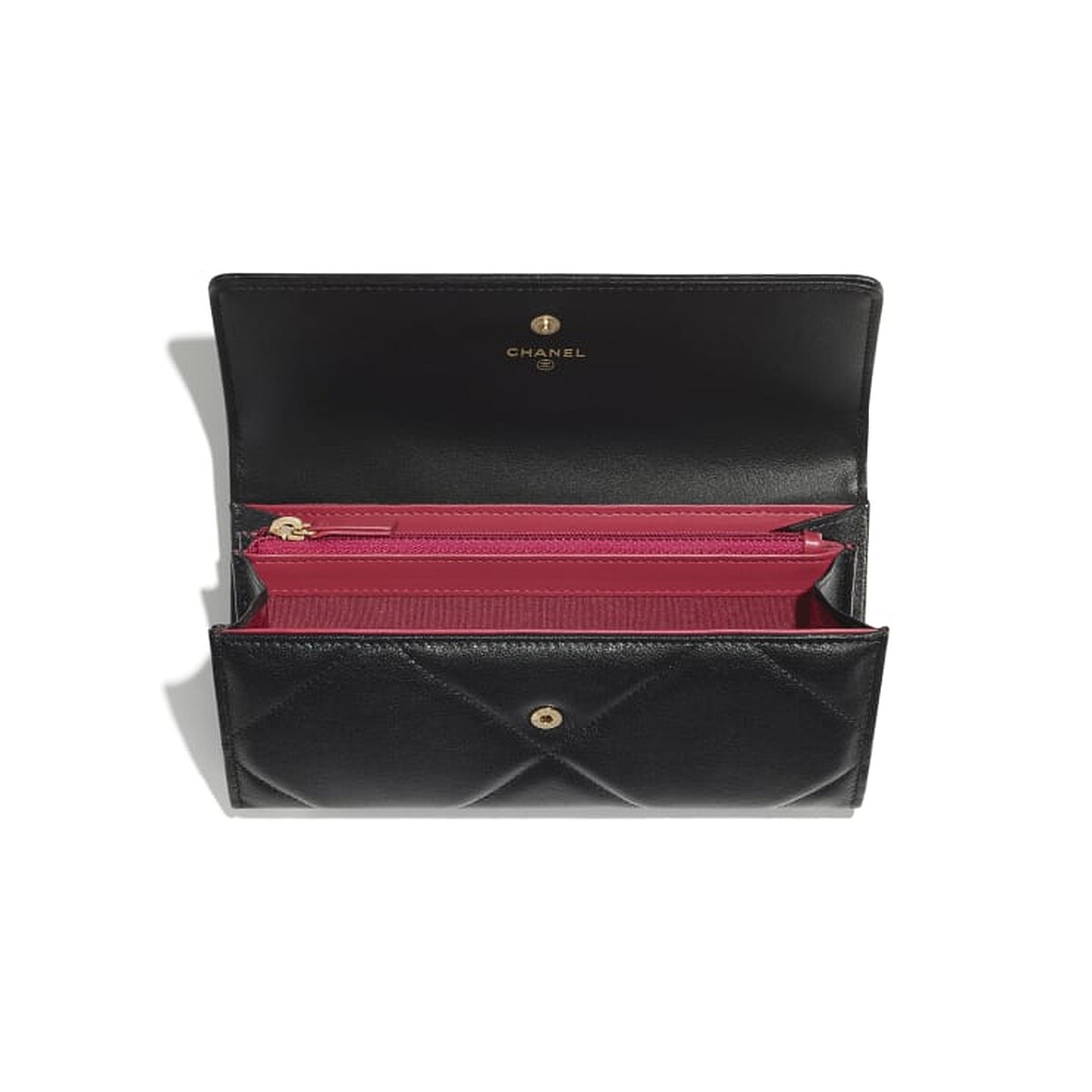 Chanel 19 口蓋長皮夾，NT40,700