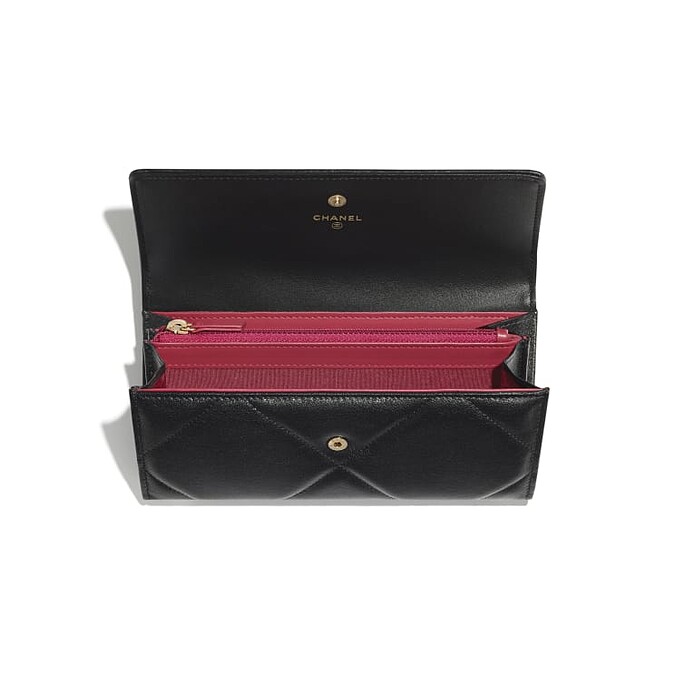 Chanel 19 口蓋長皮夾，NT40,700