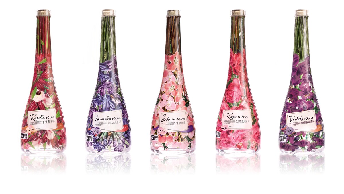 誠品生活台南小西門期間限定店｜花果椿妝｜櫻花蜜桃酒｜推薦價450元。