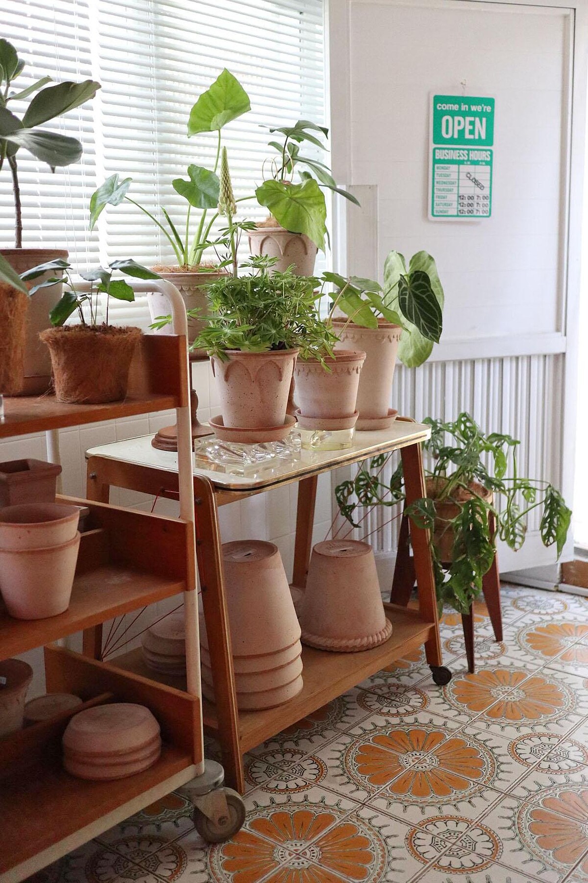 非常復古俏皮的地板花紋。