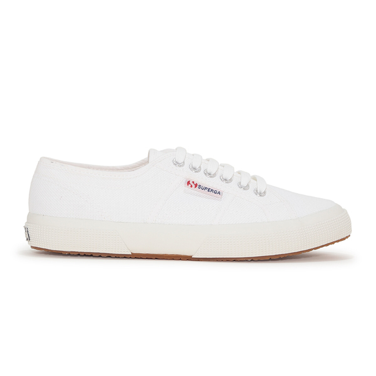 Superga帆布鞋，售價NT$2,000左右