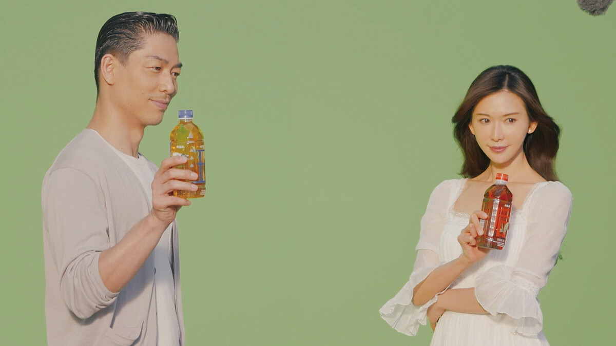 林志玲、AKIRA夫妻合體啦！御茶園找來小倆口首度甜蜜代言，推出新品「冷山茶王」、「東方茶后」