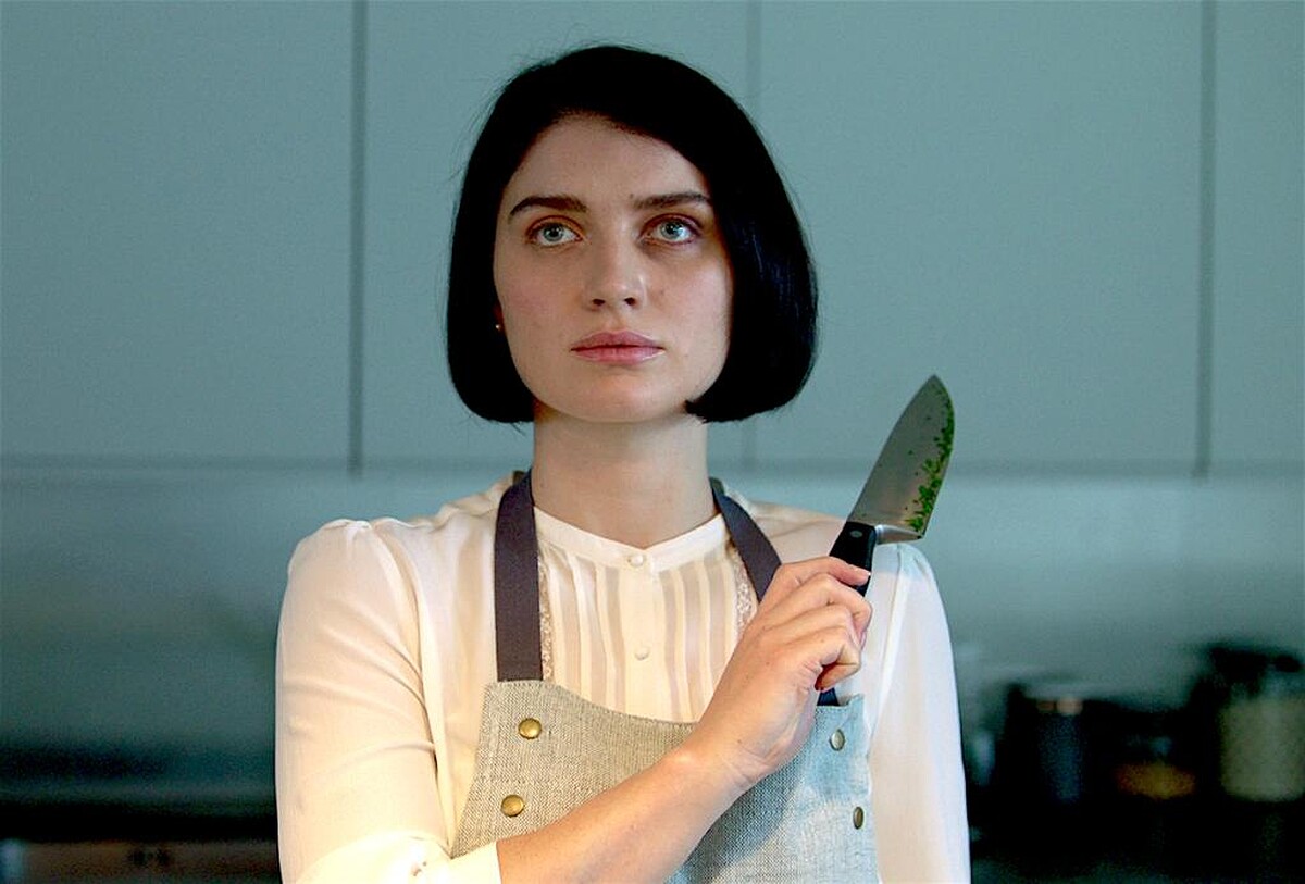 席夢娜布朗、伊芙修森、湯姆巴特曼聯合主演 Netflix英劇《三人要守密，兩人得死去》