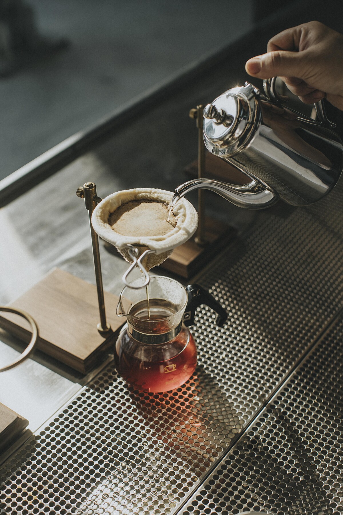 以法蘭絨濾布沖煮。