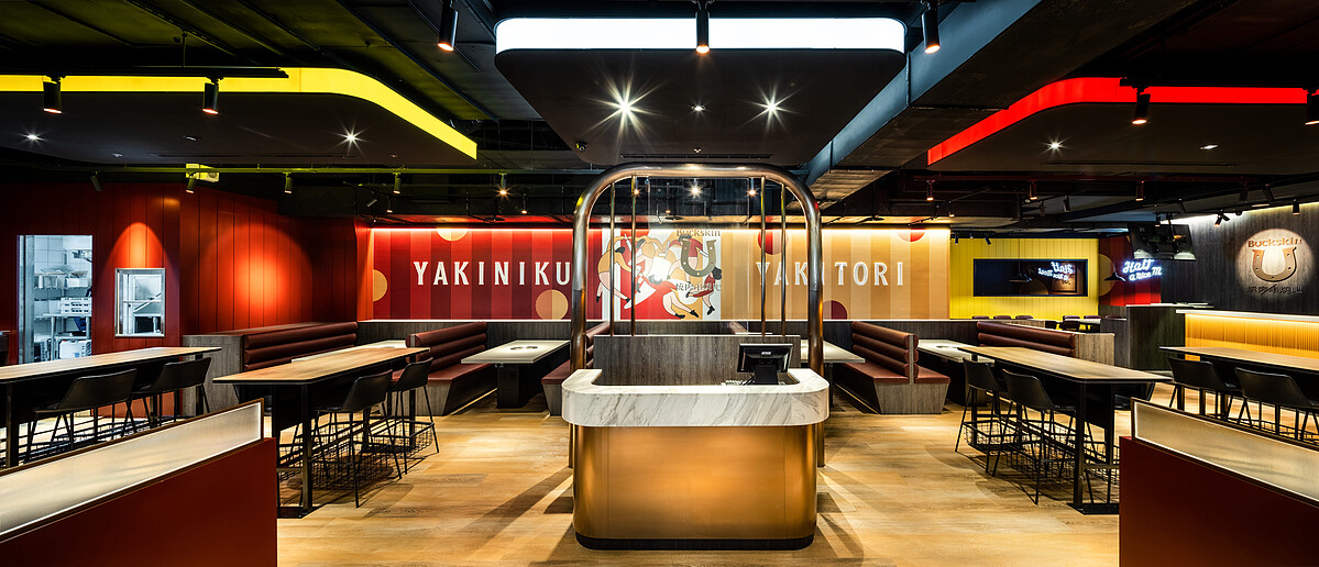 柏克金燒肉/串燒吧，結合燒肉、串燒、啤酒吧三種型態，席捲美食一級戰區信義區。