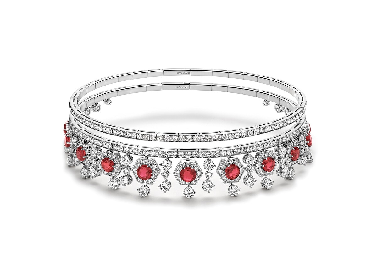 BVLGARI BAROCKO系列頂級紅寶石與鑽石項鍊 頂級鉑金項鍊，鑲嵌11顆紅寶石(總重約18.27克拉)、55顆圓形明亮切割鑽石與密鑲鑽石(D-F IF-VVS，總重約44.68克拉)。