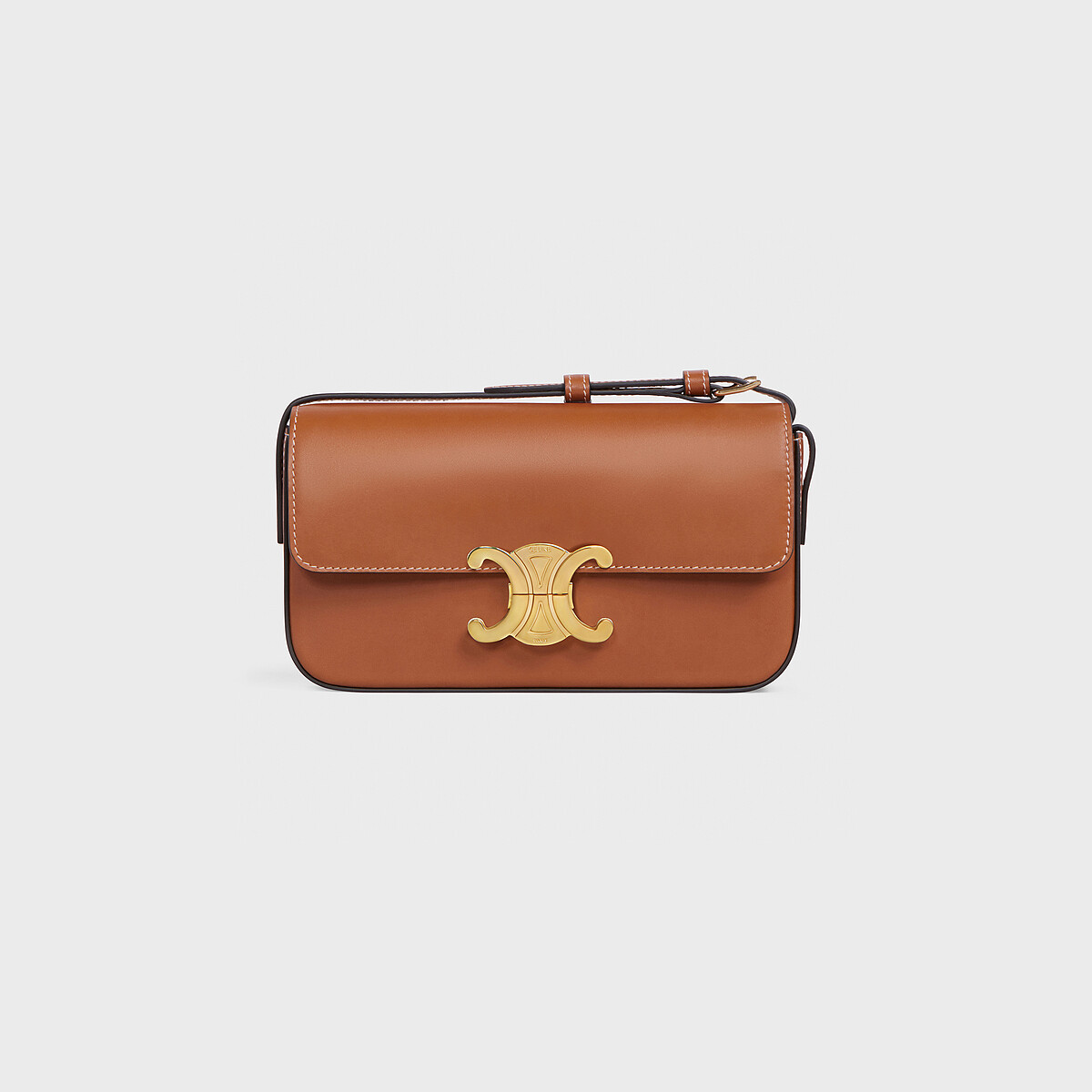 CELINE TRIOMPHE焦糖棕小牛皮短背帶肩背包，NT$77,000 