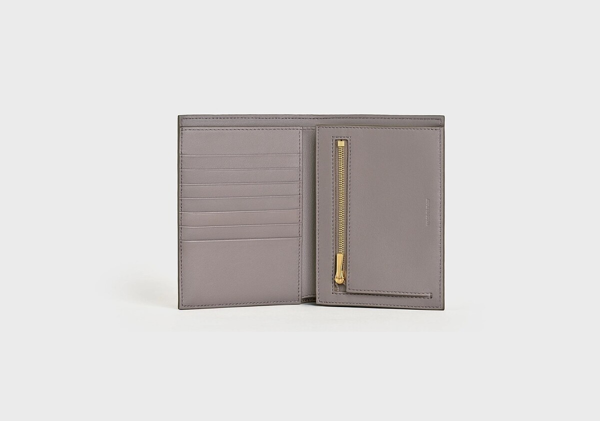 雙色小牛皮Strap中夾，NT24,000