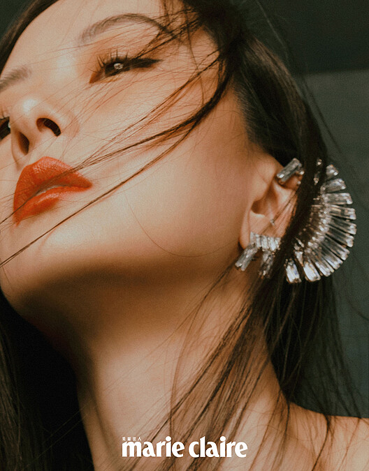 GALENA系列TITAN 扇形耳環，Yun Yun Sun。