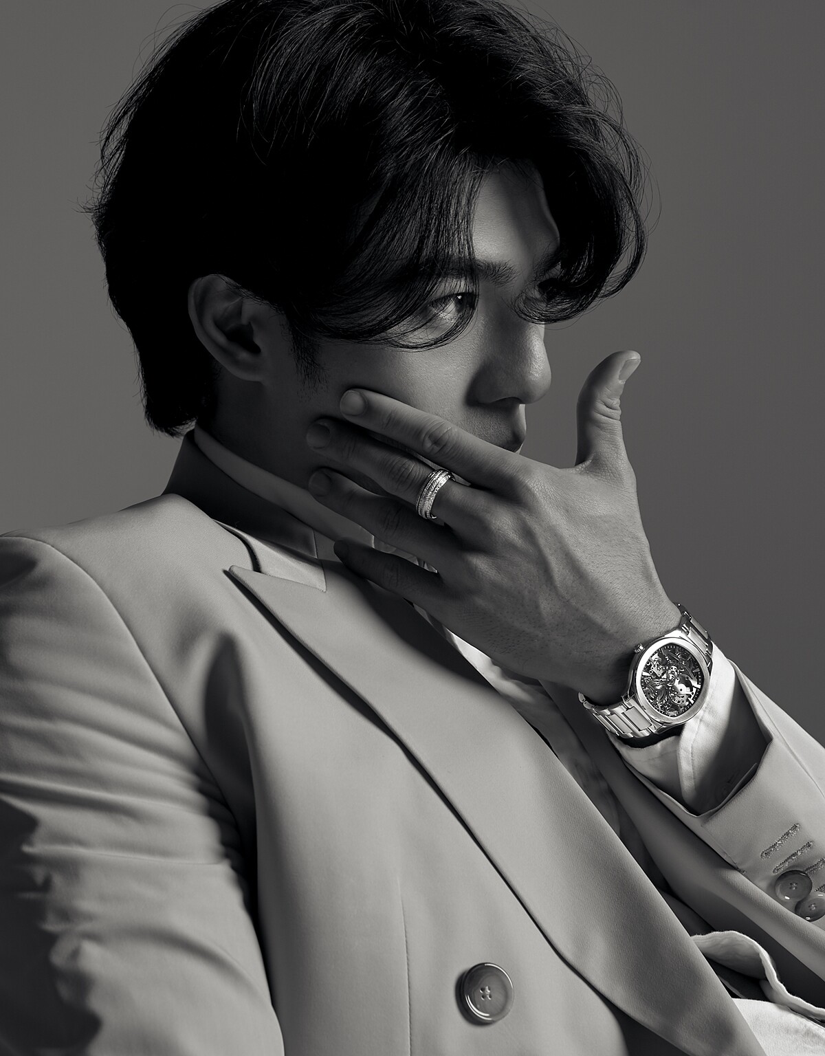 PIAGET Polo系列伯爵岩石灰超薄精鋼腕錶，建議售價NT$895,000 PIAGET Possession系列18K白金鑽石戒指 ，建議售價NT$205,000 PIAGET Possession系列18K白金鑽石手環 ，建議售價NT$127,000 (窄版) PIAGET Possession系列18K白金鑽石手環 ，建議售價NT$192,000 (寬版)