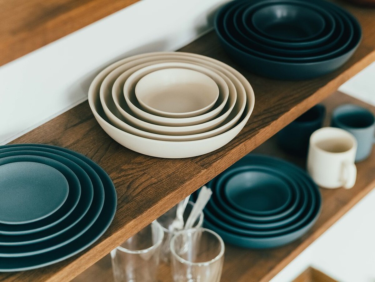 碗盤可以堆疊，也是好收納的尺寸。