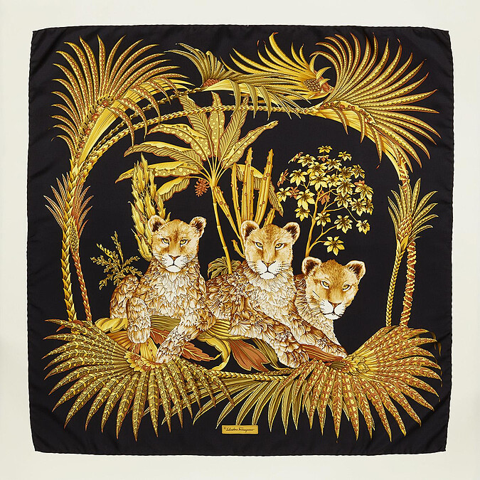 1970年初期Salvatore Ferragamo 的絲巾設計，多以野生動物圖紋為主。