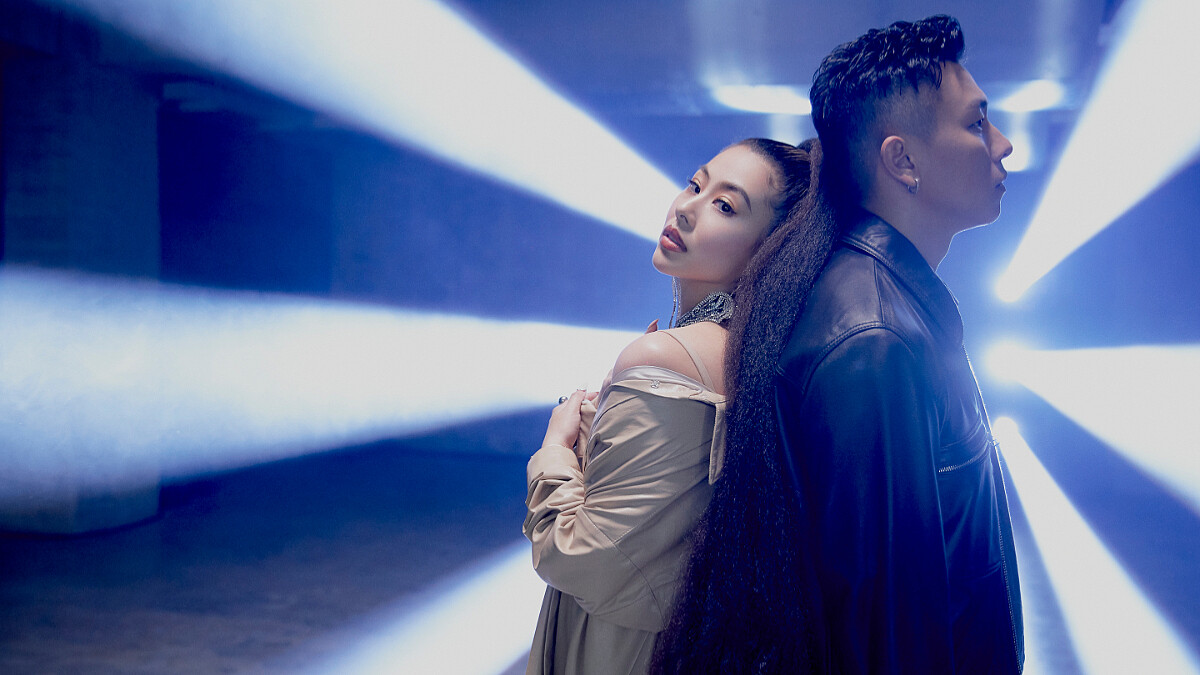 蔡詩芸、瘦子E.SO合體新歌〈Trash Talk〉！睽違5年推出新專輯《SKY》，繼〈誰愛誰〉又一神曲