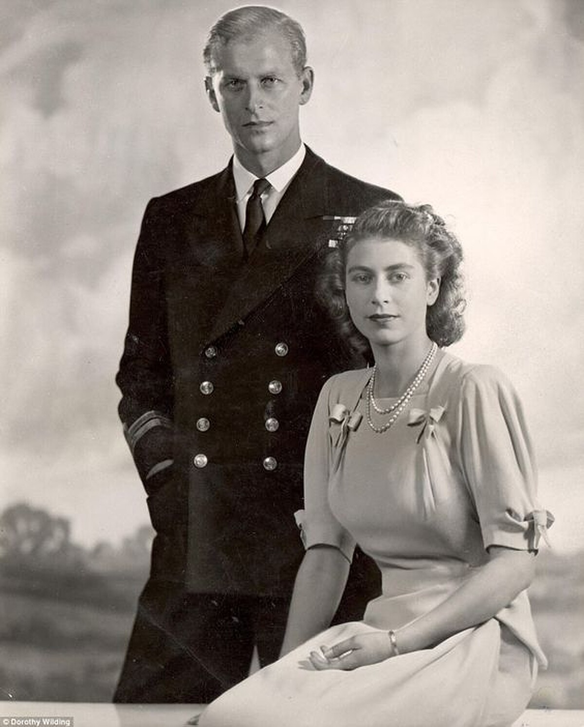 伊麗莎白女王與菲力普親王年輕時代