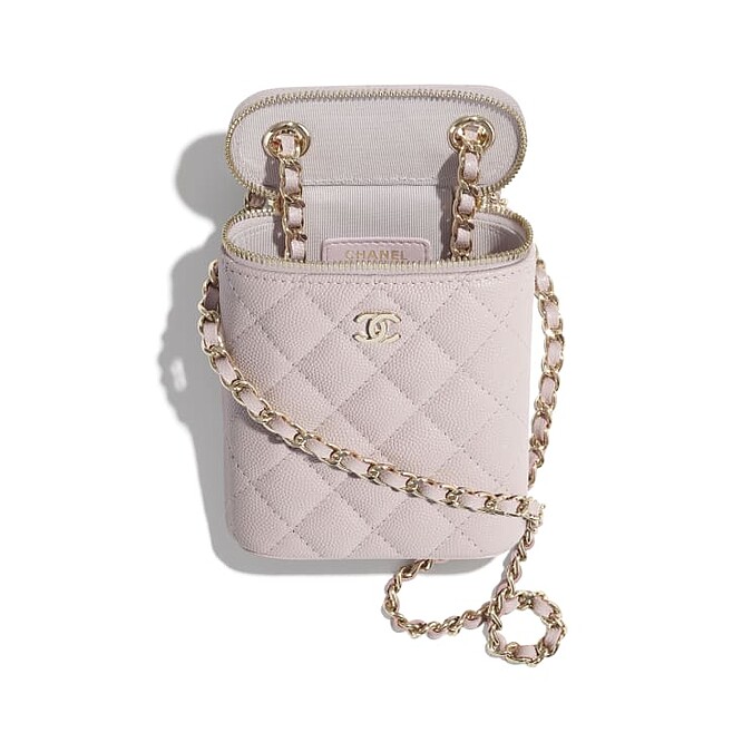 Chanel經典鏈子化妝包，NT50,500