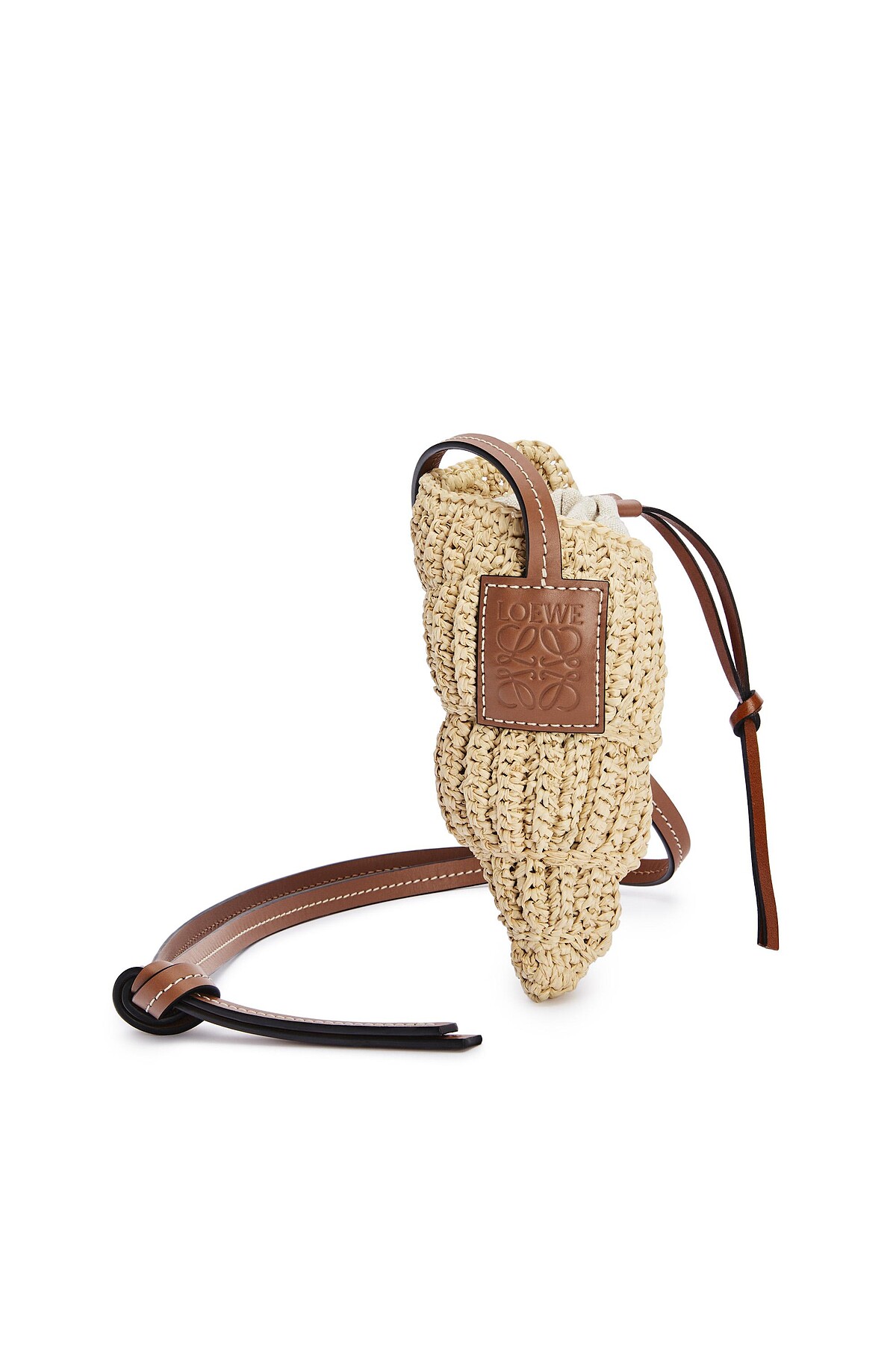 Loewe 海螺編織小包，售價NT$18,000