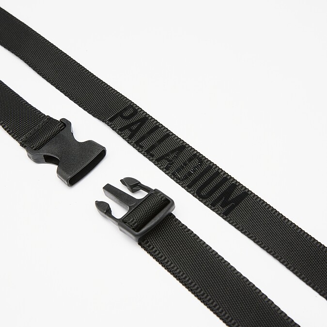 包包的揹帶可以拆下來，單獨當腰帶使用