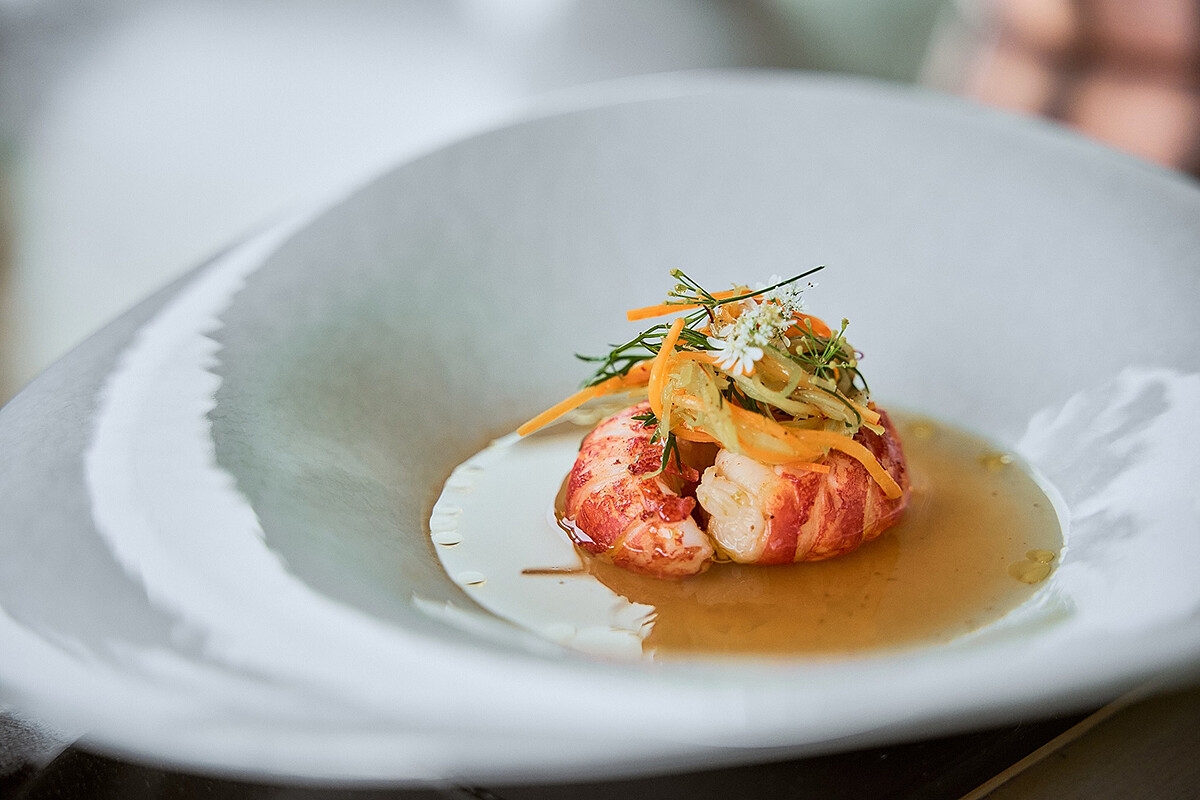 開場即以雙主廚限定特別鐵板料理，十分精彩。