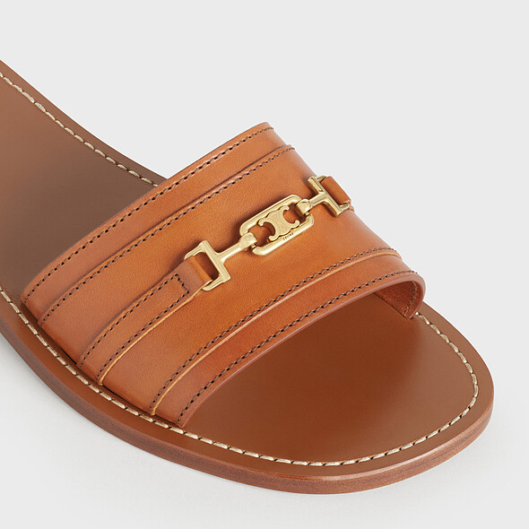 Triomphe平底拖鞋， NT22,500