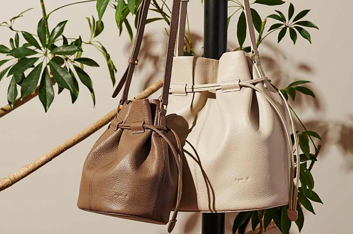 Agn&eacute;s b. Charlotte水桶包(小／大) ，售價NT$10,580／12,580