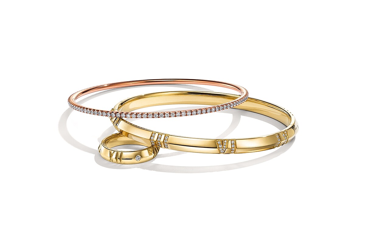 Tiffany 18K玫瑰金鑲鑽手環 NT$325,000, Tiffany Atlas X 18K金窄版鑲鑽手環 NT$335,000, Tiffany Atlas X 18K金窄版鑲鑽戒指 NT$67,000