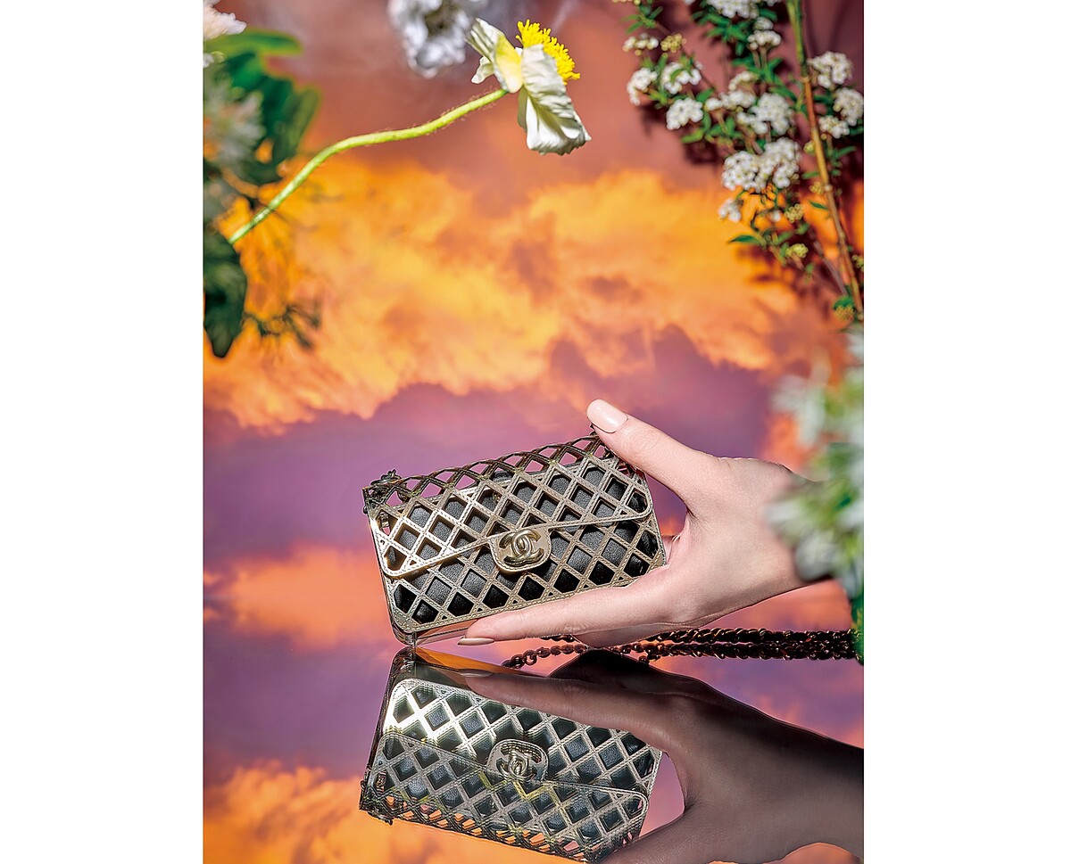 CHANEL金屬鏤空菱格紋內襯黑色皮革11.12晚宴包