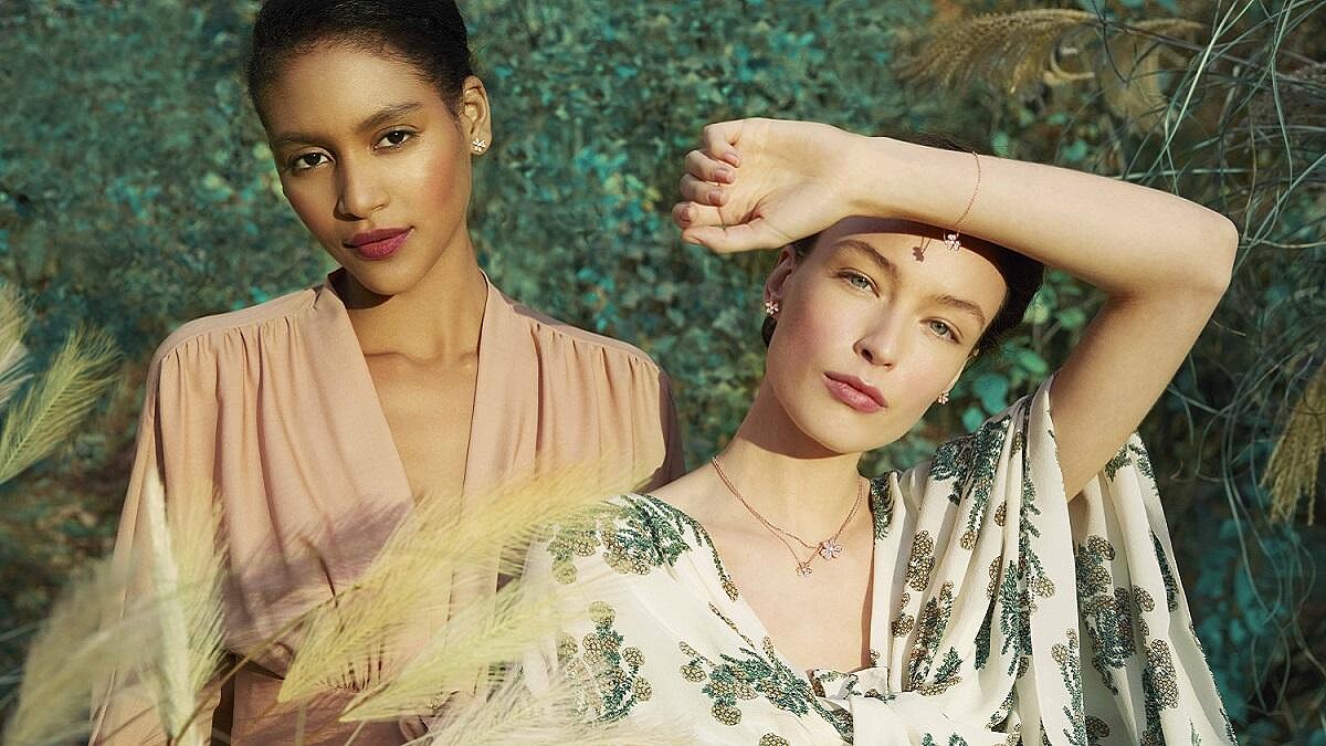 Van Cleef &amp;amp; Arpels梵克雅寶以優雅Frivole系列新作，將大自然景致完美勾勒出極致浪漫的春日意象