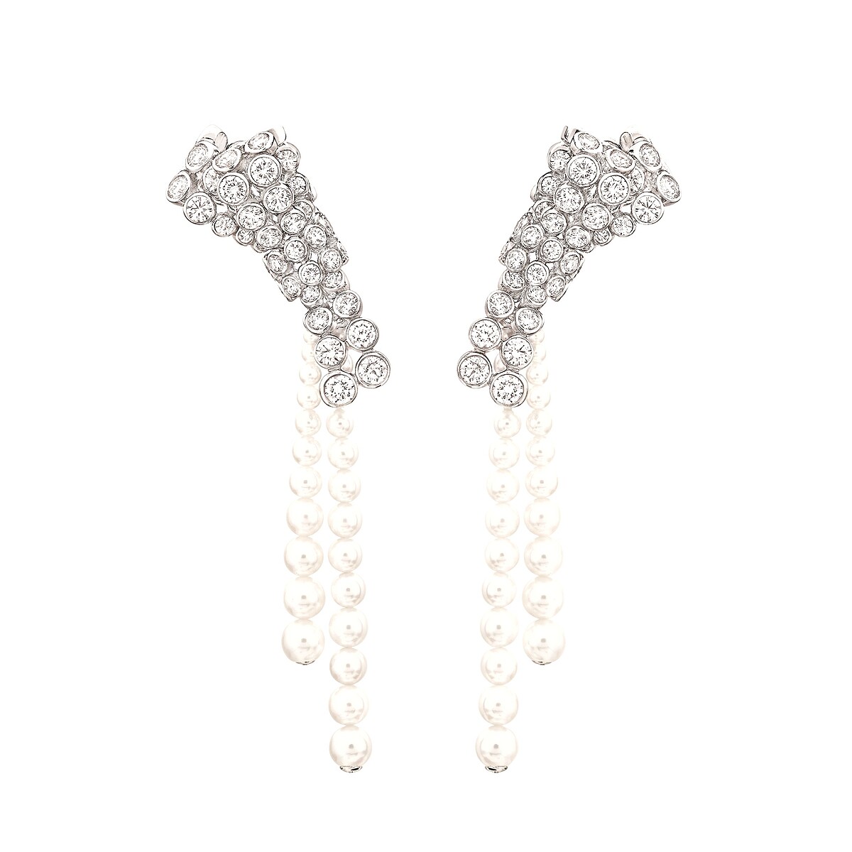 瑪格羅比配戴Margot Robbie香奈兒Ruban Mademoiselle Perles 耳環&mdash;&mdash;18K白金鑲嵌養珠及鑽石