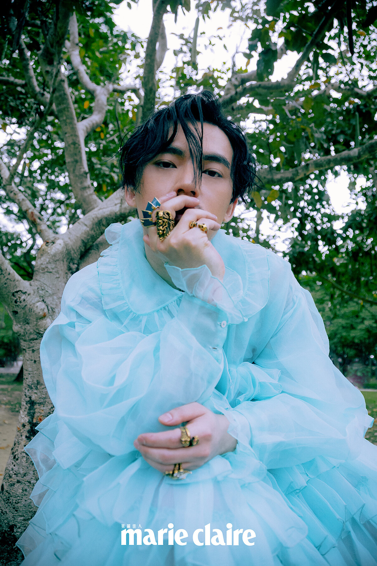 藍綠色千層紗禮服，SABRINA HSIEH。