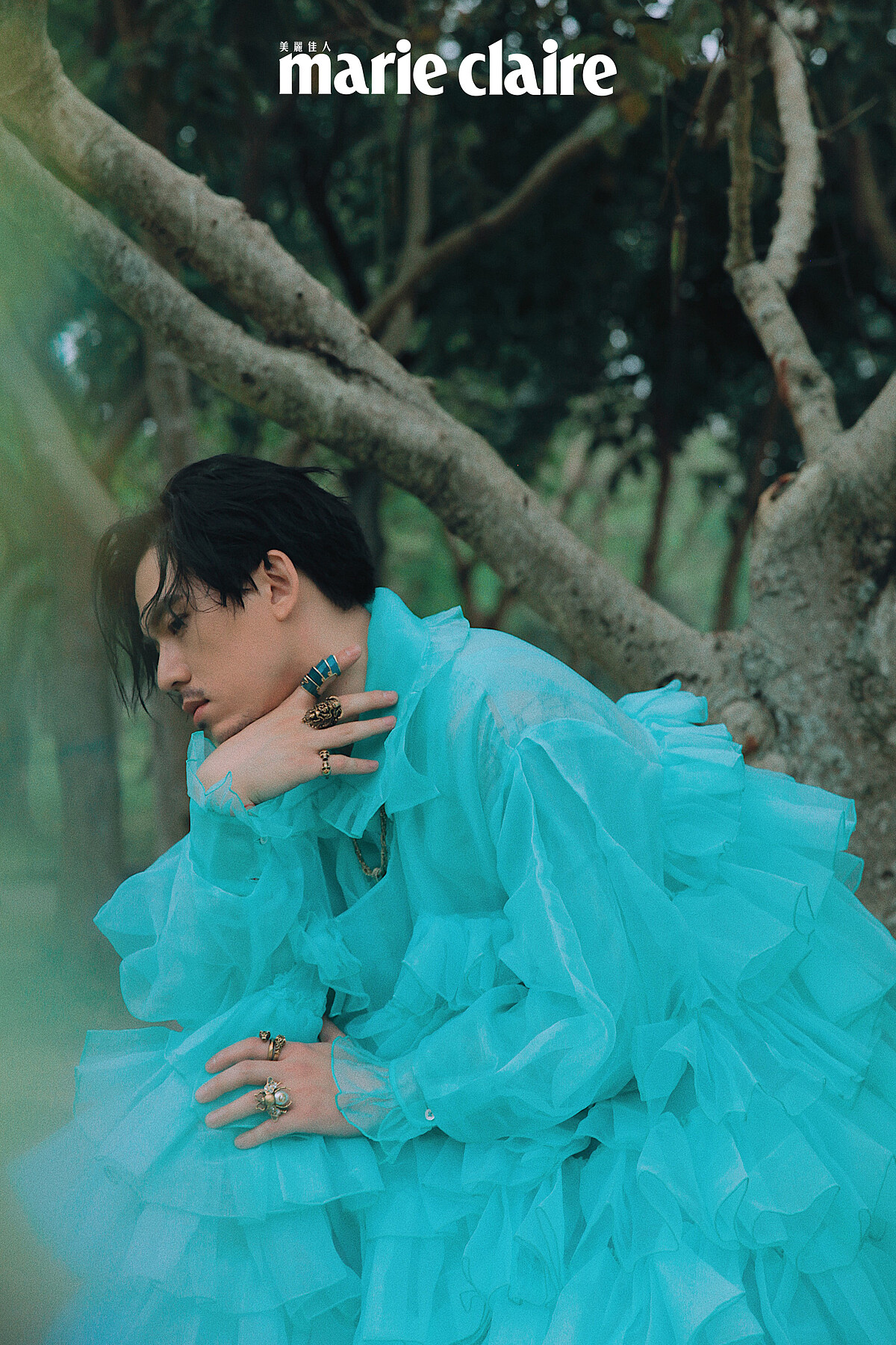 藍綠色千層紗禮服，SABRINA HSIEH。