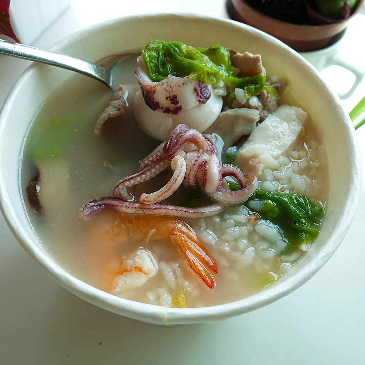 ▲想吃阿英海產粥建議先預訂。（圖 / FB網友胖樺食記授權使用）